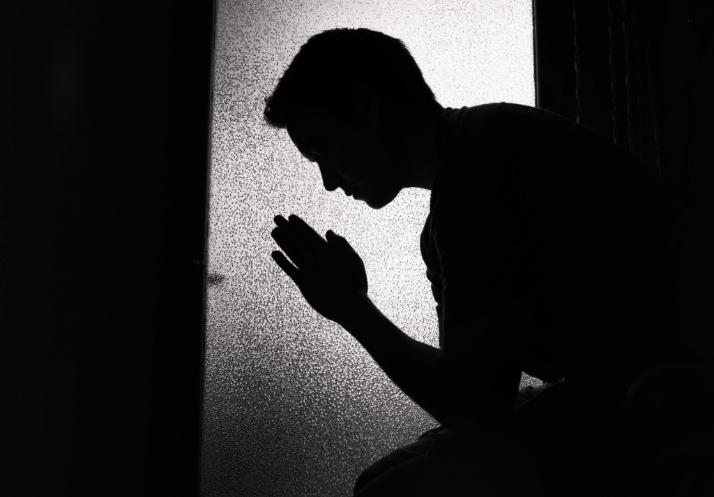 16 Types Of Thoughts That Assault Me While Praying