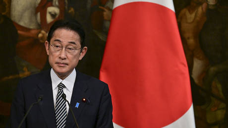 Japan imposes new sanctions on Russia