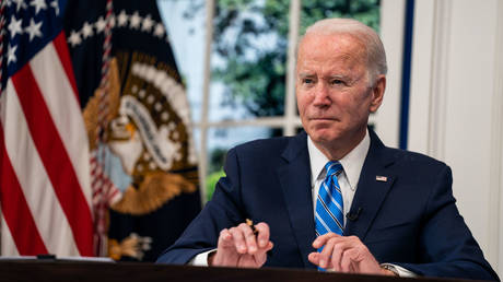 Biden questioned US hawks over Ukraine – media