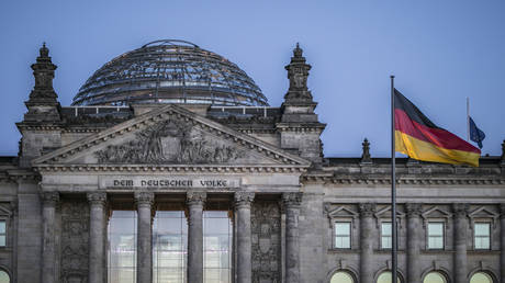 German ex-chancellor sues Bundestag