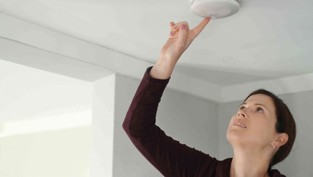 SATIRE – Wife Quietly Disables Smoke Alarm Before Preparing Dinner