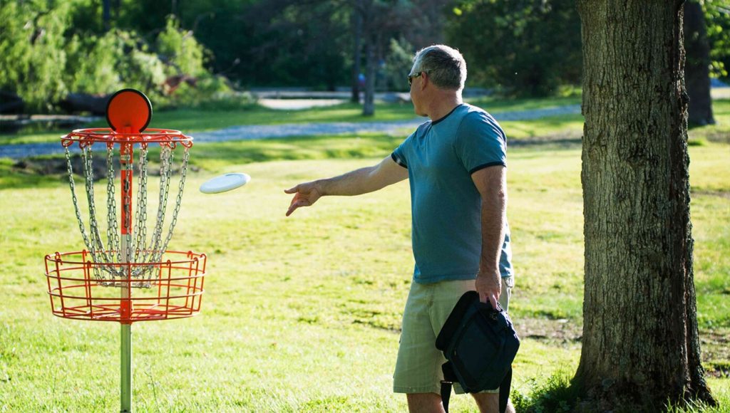 SATIRE – Newbie Disc Golfer Not Even High