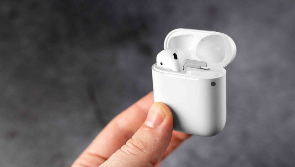 SATIRE – Apple Releases New AirPods That Come With One Already Lost For You