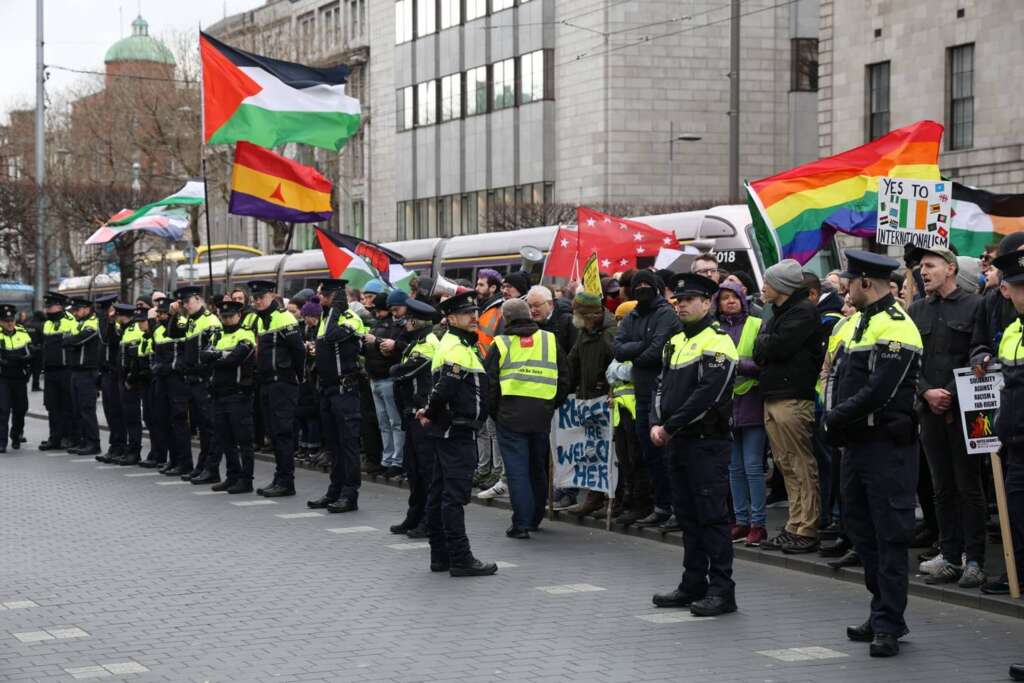 Ireland: 11 Arrested After Anti-Invader March in Dublin