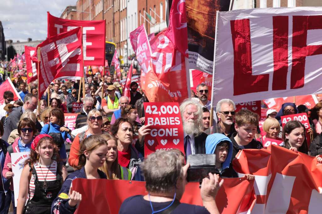 Ireland: Over 10,000 People Protest Baby-Killing in Dublin