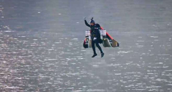 Stunning Video: Dubai Shows Off Human Jet Pack That Does 150MPH