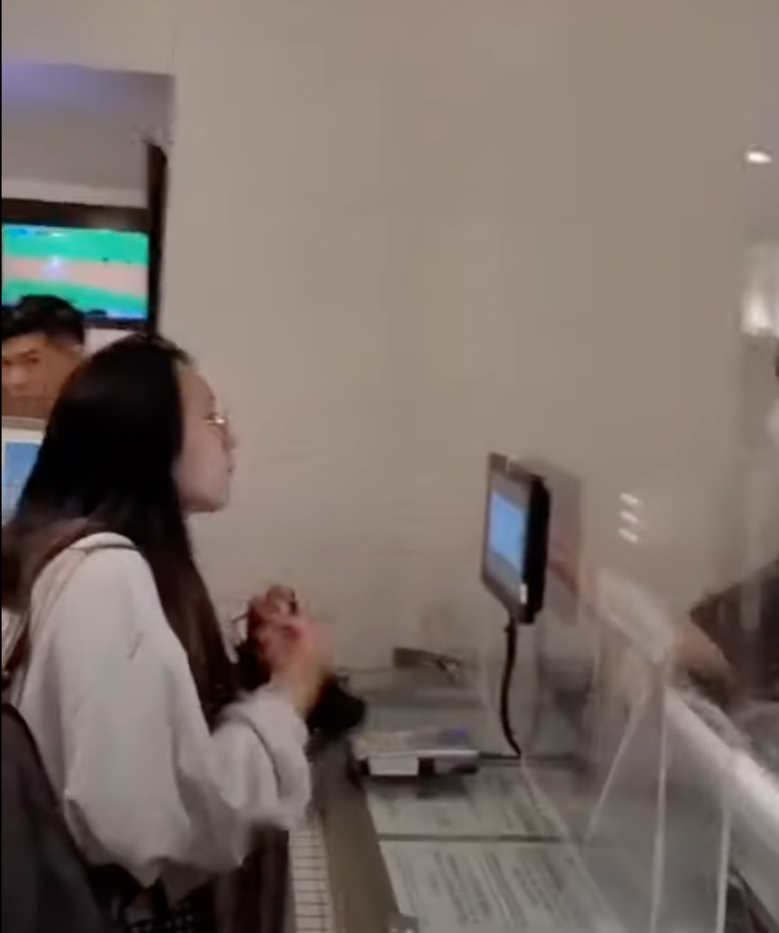 Based Black Woman Stands Up Against Tranny Agenda at Wi Spa