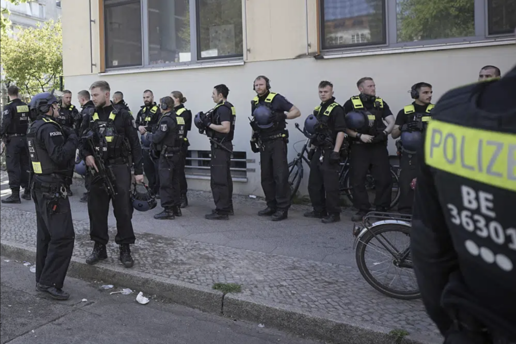 Germany: Man of Oppressed Origins Jumps Fence Into School, Stabs 2 Elementary Students