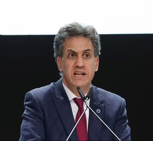 Ed Miliband pledges ‘most ambitious reforms to UK energy system in generations’