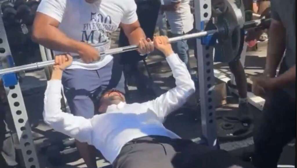 Mayorship Of New York To Be Awarded To First Candidate Who Can Bench Press The Bar (Satire)