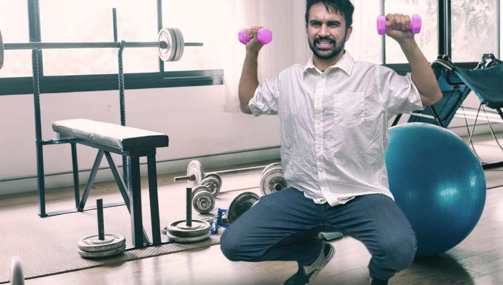‘Help! I Need A Spotter!’ Cries Mamnadi Struggling Under 5-Pound Yoga Dumbbells (Satire)