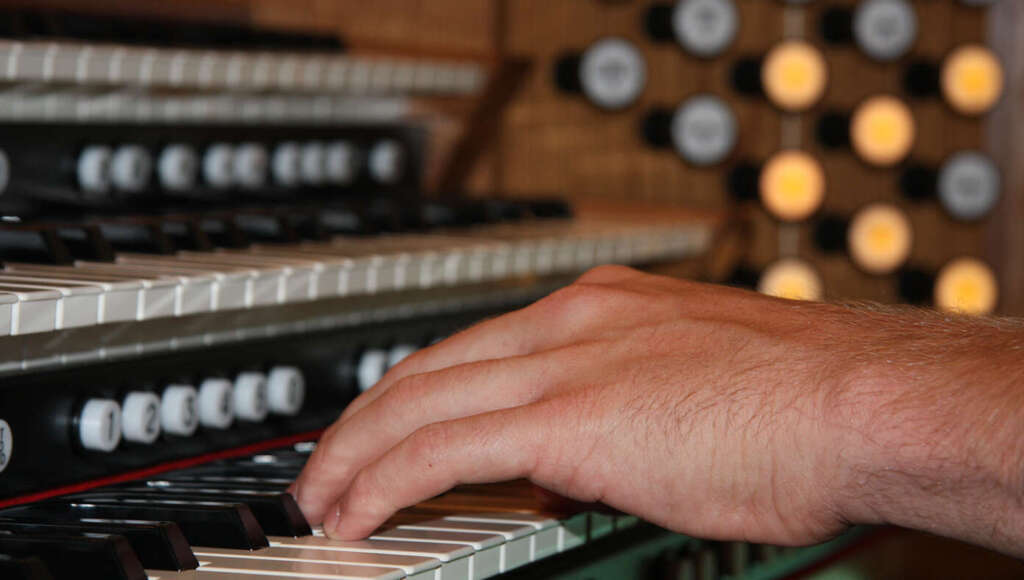 Church Organist Close To Figuring Out What All These Pedals And Buttons Are For (Satire)