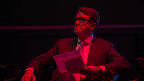 Starmer distances himself from former Labour member linked to Epstein